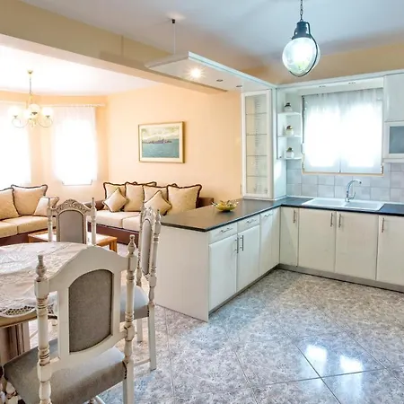 Tatil Evi Myrsini' S House