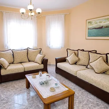 Tatil Evi Myrsini' S House Néa Péramos