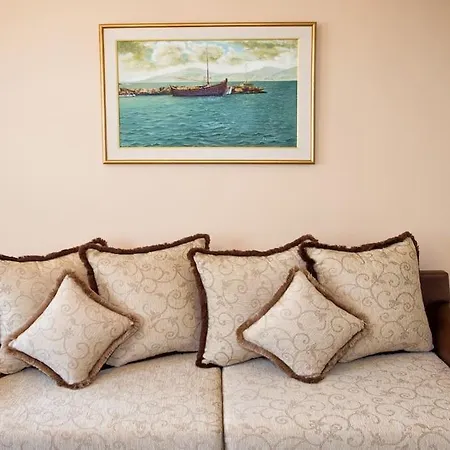 Tatil Evi Myrsini' S House Néa Péramos