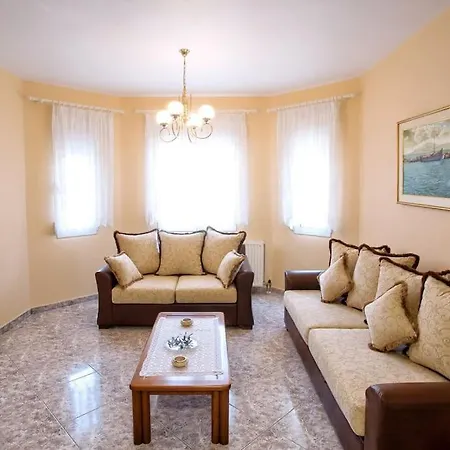 Myrsini' S House * Nea Peramos (Macedonia)