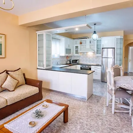 Myrsini' S House Case de vacanță *